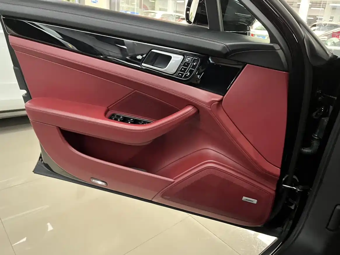 Porsche Panamera 2017 Panamera 3.0T фото 17