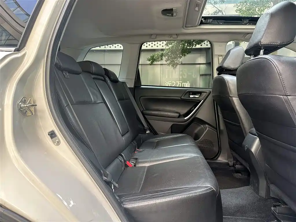 Subaru Forester 2016 2.0i Fashion Navigation Edition фото 20