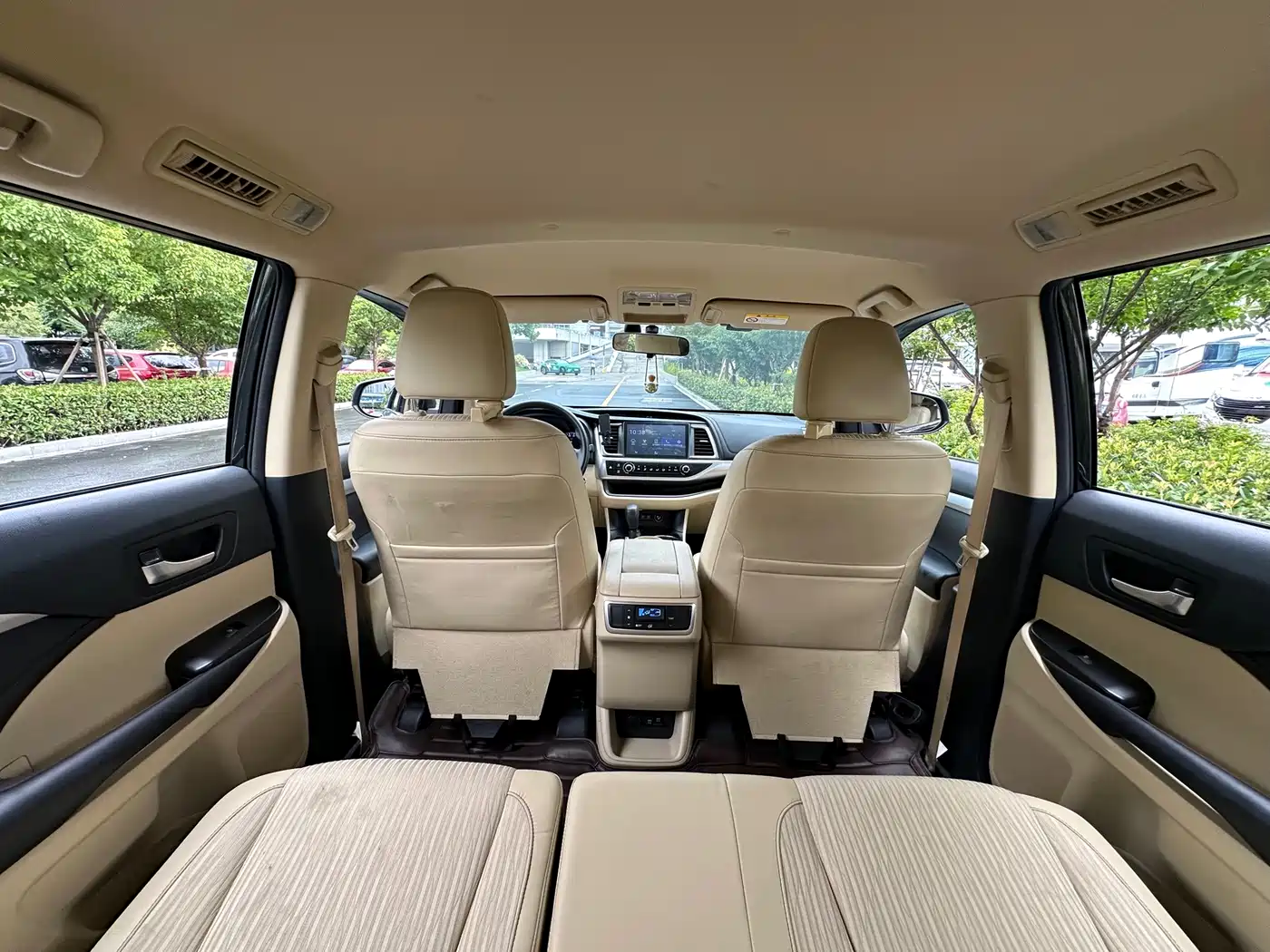 Фото 11 - Toyota Highlander