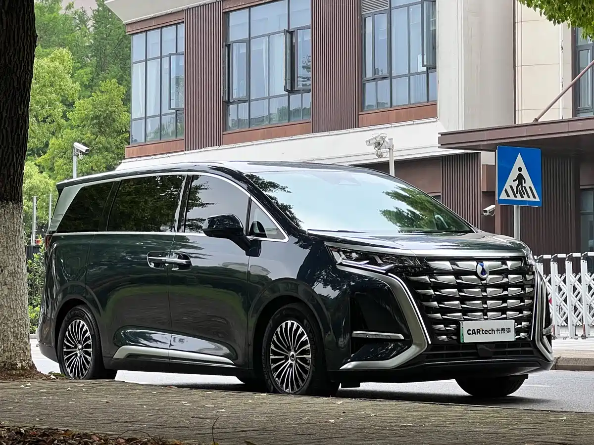 Denza D9 2022 DM-i 970 AWD Flagship фото 3