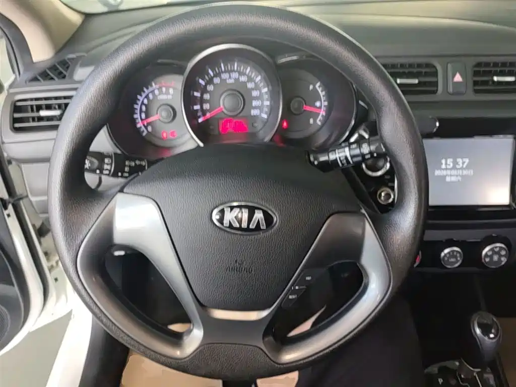 Kia K2 2015 Hatchback 1.4L AT GLS Cool Edition фото 11