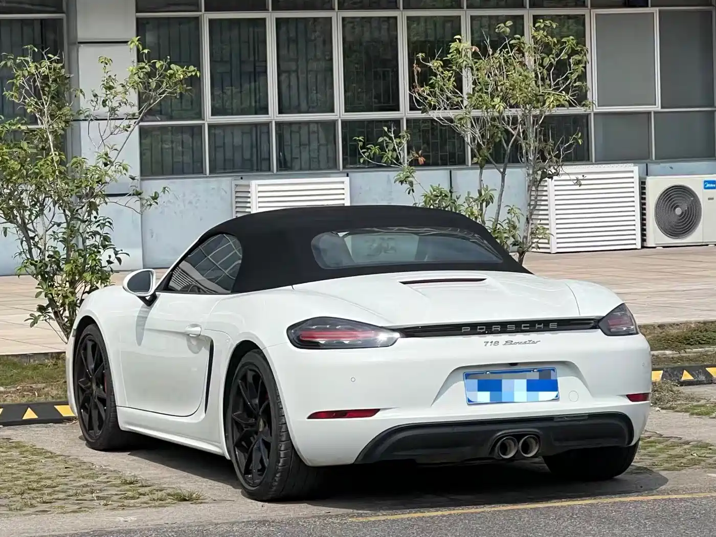 Porsche 718 2023 Boxster Style Edition 2.0T фото 16