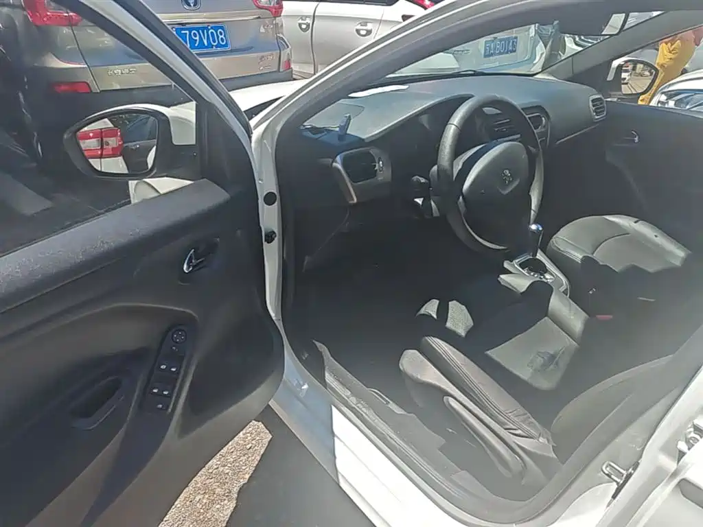 Peugeot 301 2014 1.6L Automatic Comfort Edition фото 16