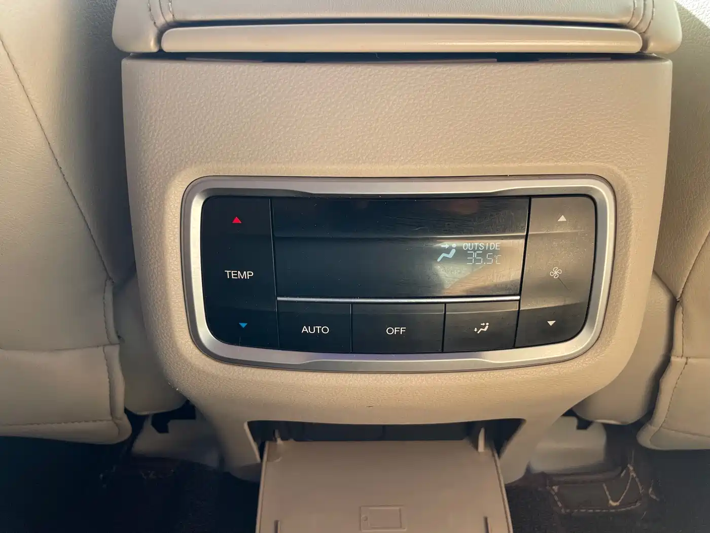 GAC Trumpchi Trumpchi GS8 2017 320T 2WD Luxury Smart Connect (7-seater) фото 16