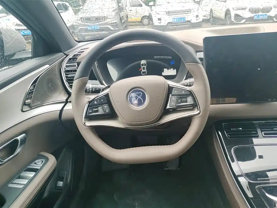 BYD Han 2025 DM-i Smart Driving Edition 125KM Honor фото 15