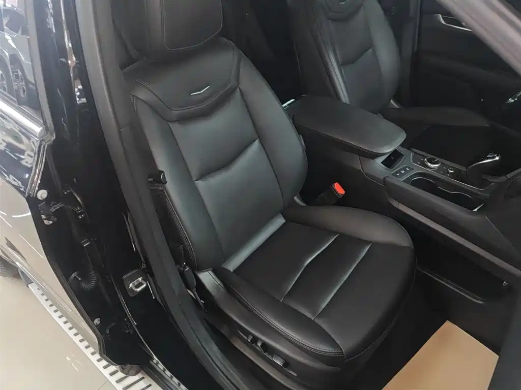 Cadillac XT6 2022 2.0T 7-Seater 2WD Luxury Edition фото 20