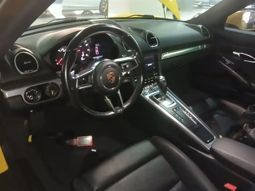 Porsche 718 2018 Cayman 2.0T фото 10