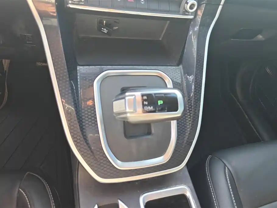 Haval M6 2023 PLUS 1.5T DCT Luxury Smart Connect фото 16