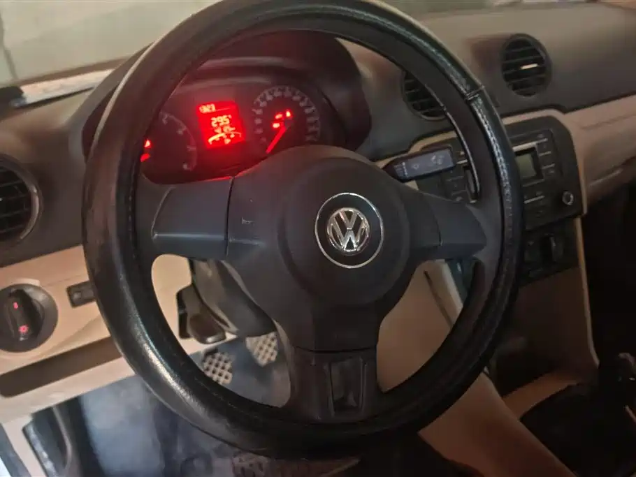 Volkswagen Jetta 2015 Quality Edition 1.4L Manual Fashion фото 15
