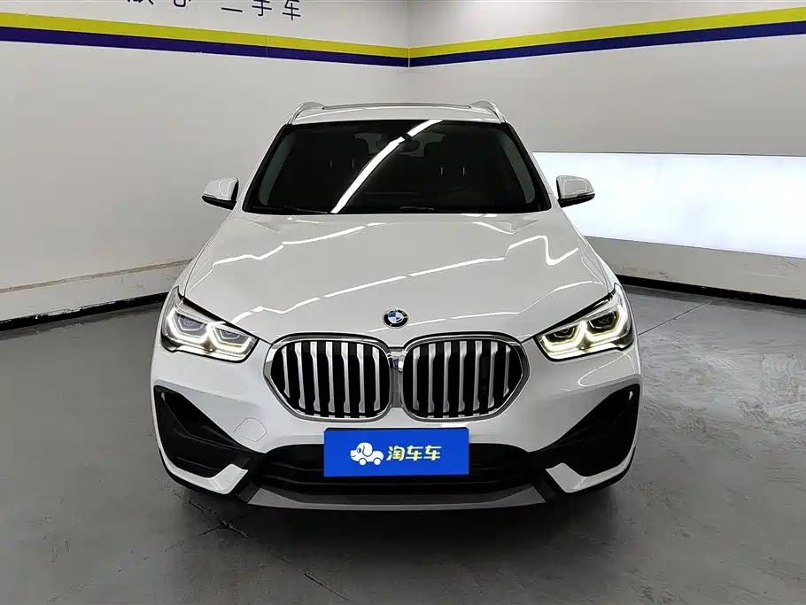 BMW X1 2021 sDrive20Li Fashion фото 2