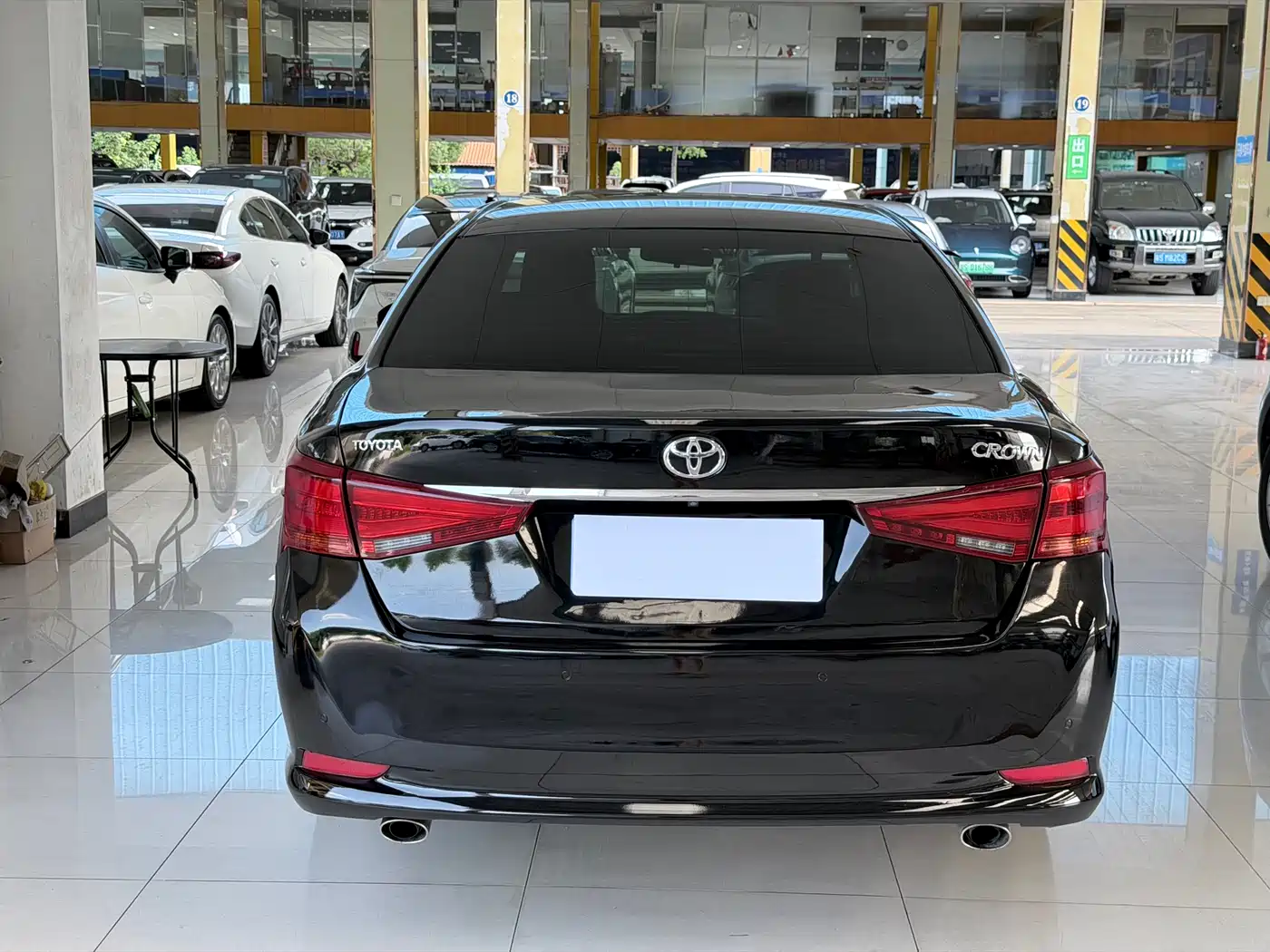 Toyota Crown 2018 2.0T Fashion Edition фото 12