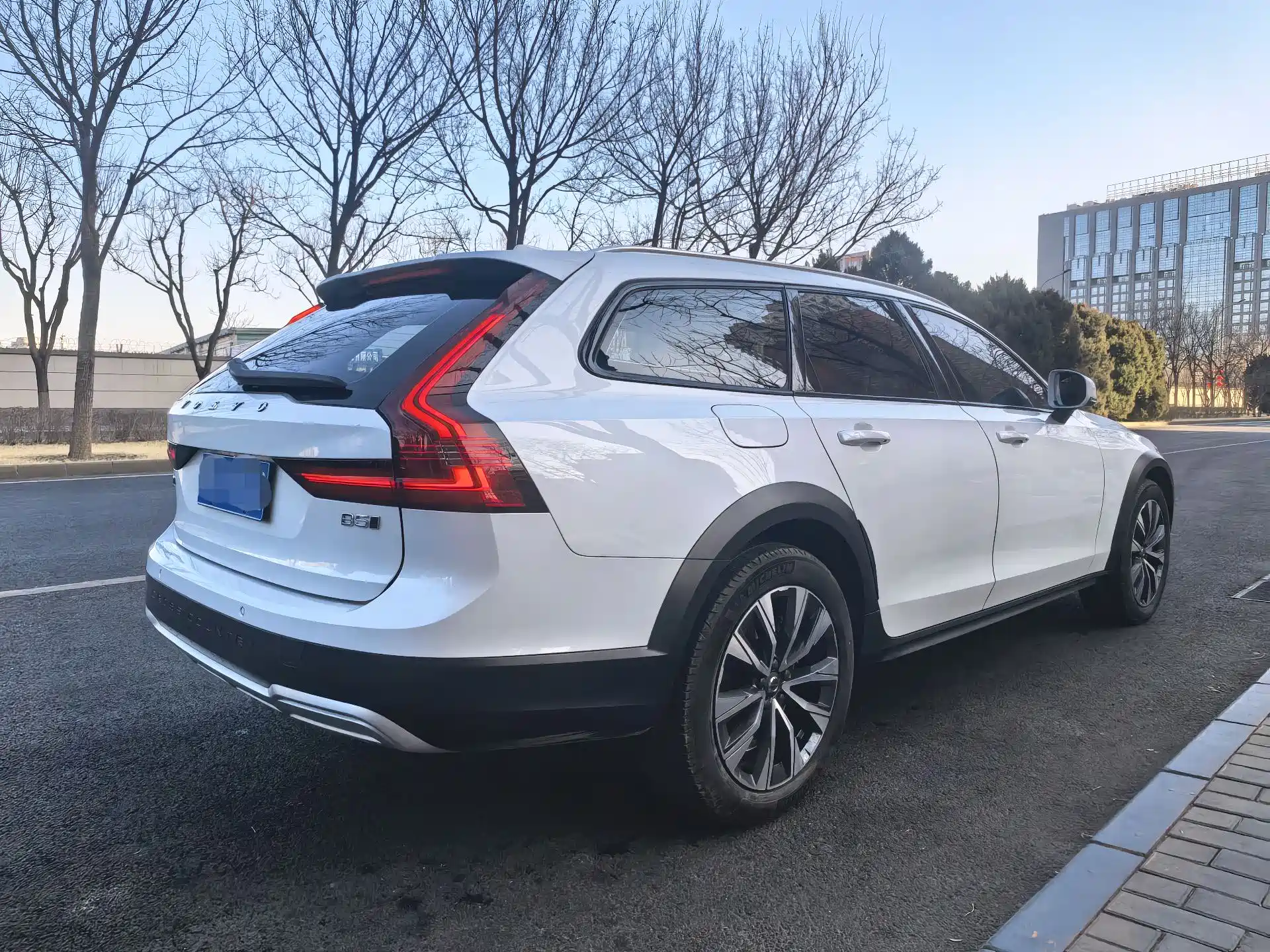 صورة 5 - Volvo V90