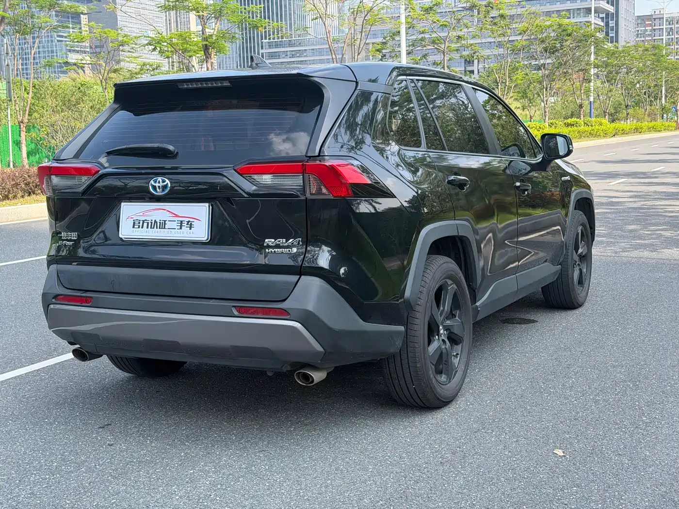 Toyota RAV4 Rongfang 2021 Hybrid 2.5L E-CVT AWD Elite PLUS Edition фото 19