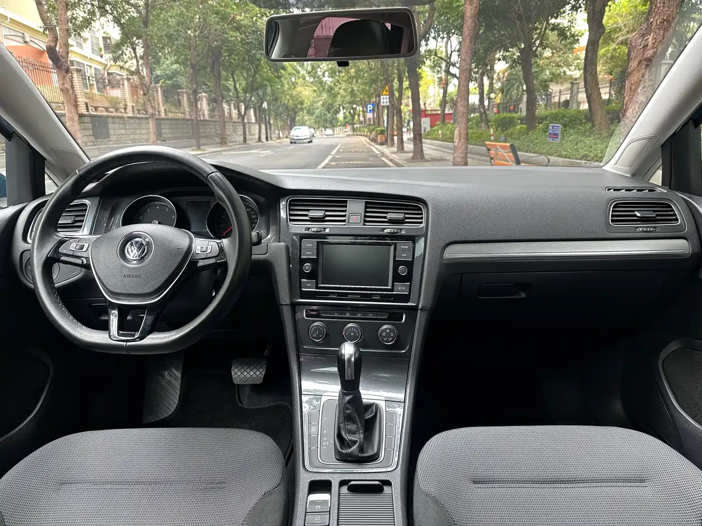 Volkswagen Golf 2018 230TSI Automatic Comfort фото 9