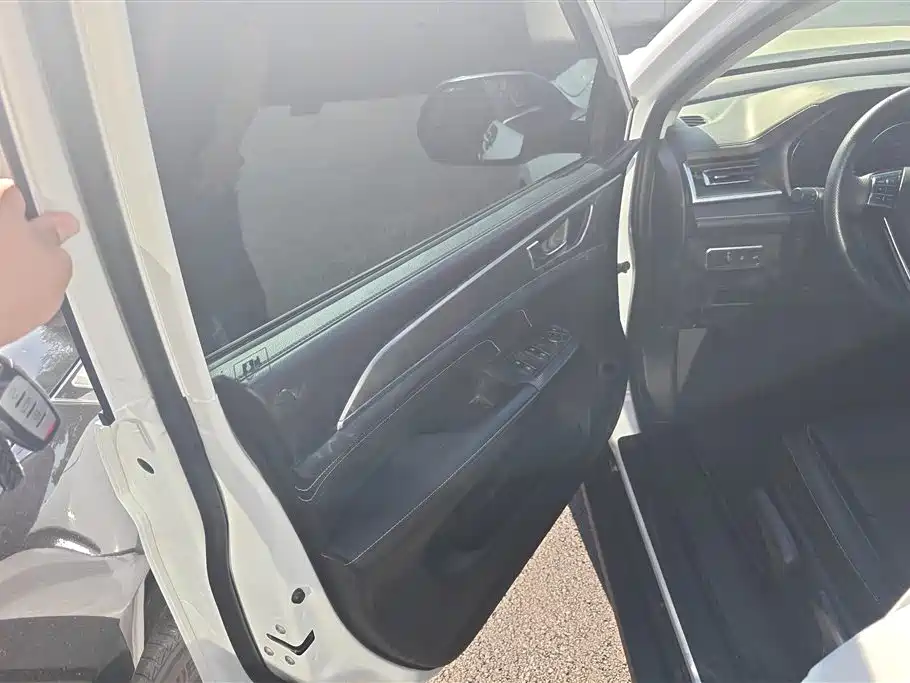 Haval M6 2023 PLUS 1.5T DCT Luxury Smart Connect фото 7