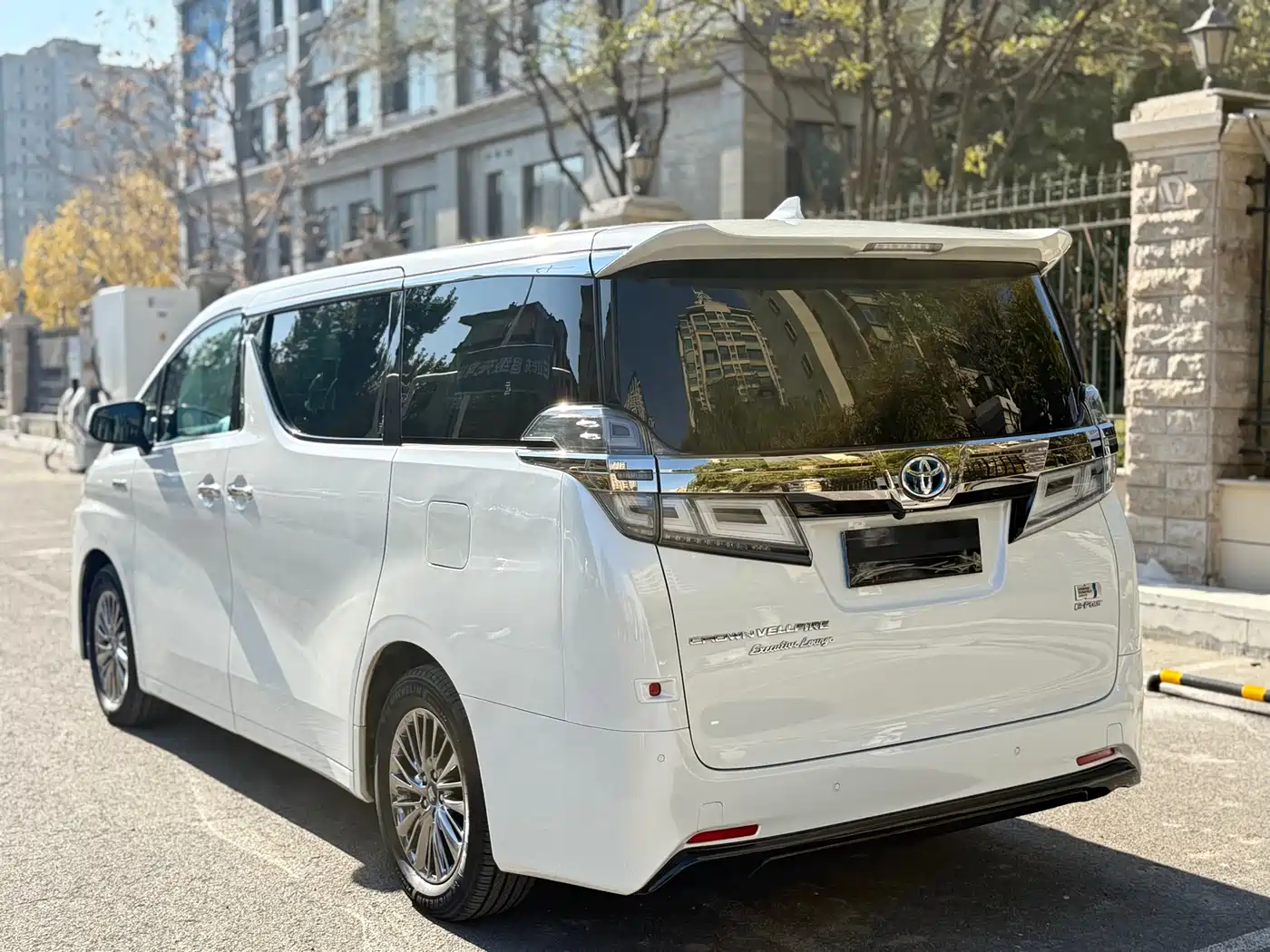 Toyota Vellfire 2021 Crown Hybrid 2.5L HV Premium Edition фото 11