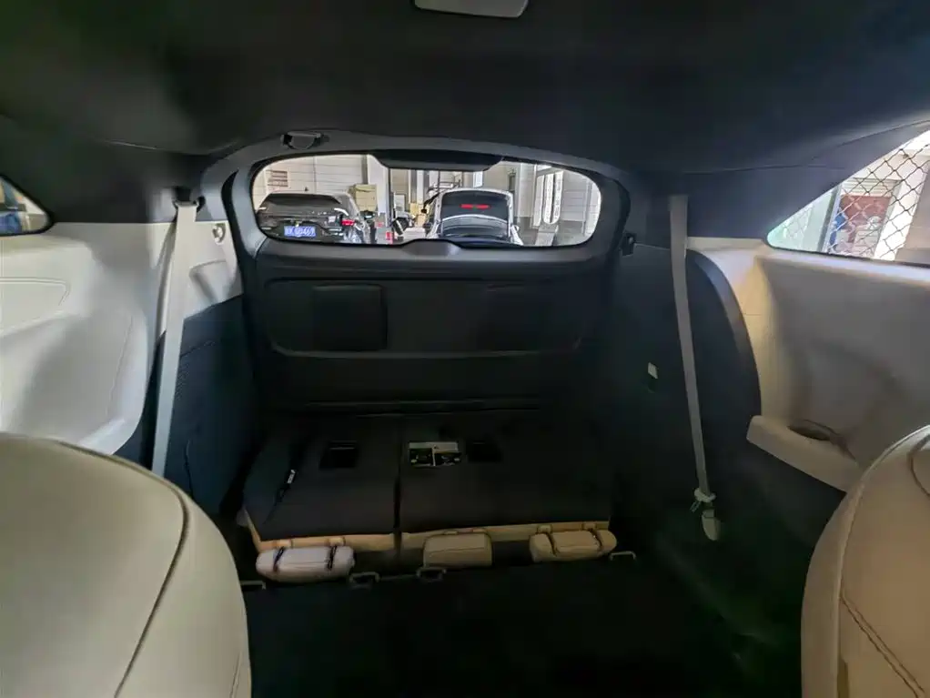 Toyota Sienna 2024 2.5L Hybrid Ultimate Premium Edition фото 16