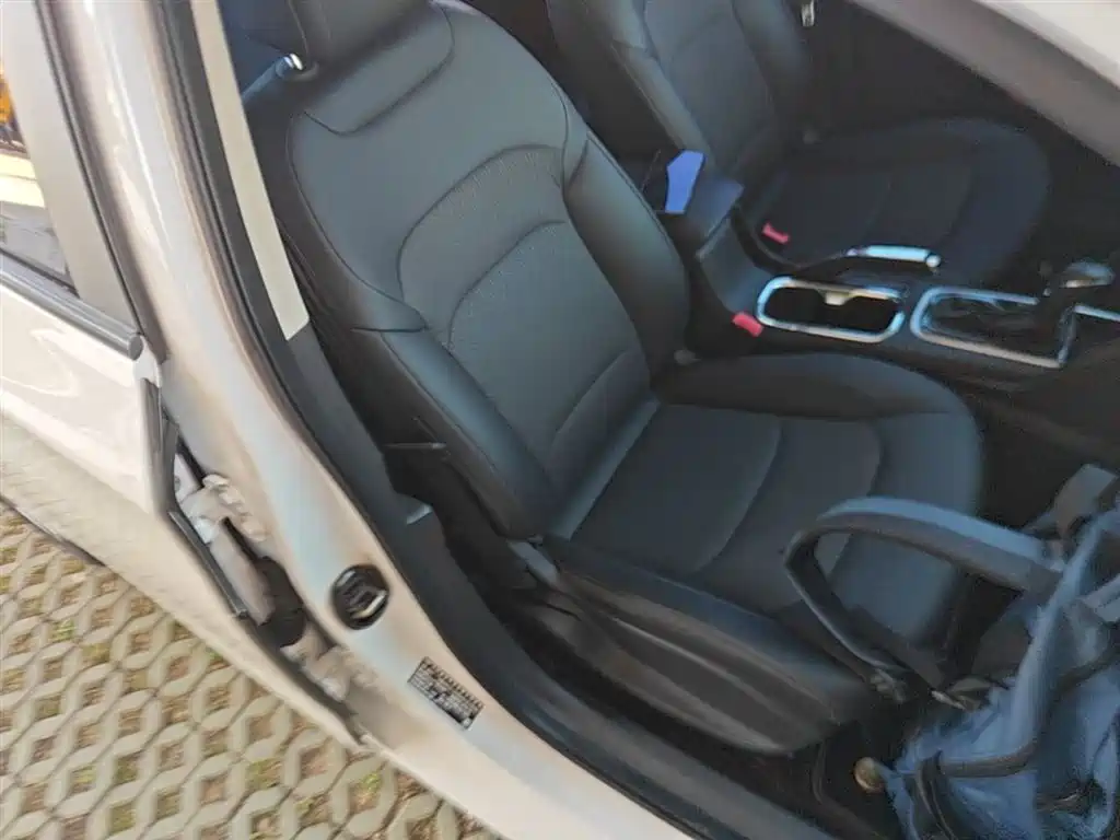 Chevrolet Cavalier 2019 320 Automatic Joy Edition фото 25