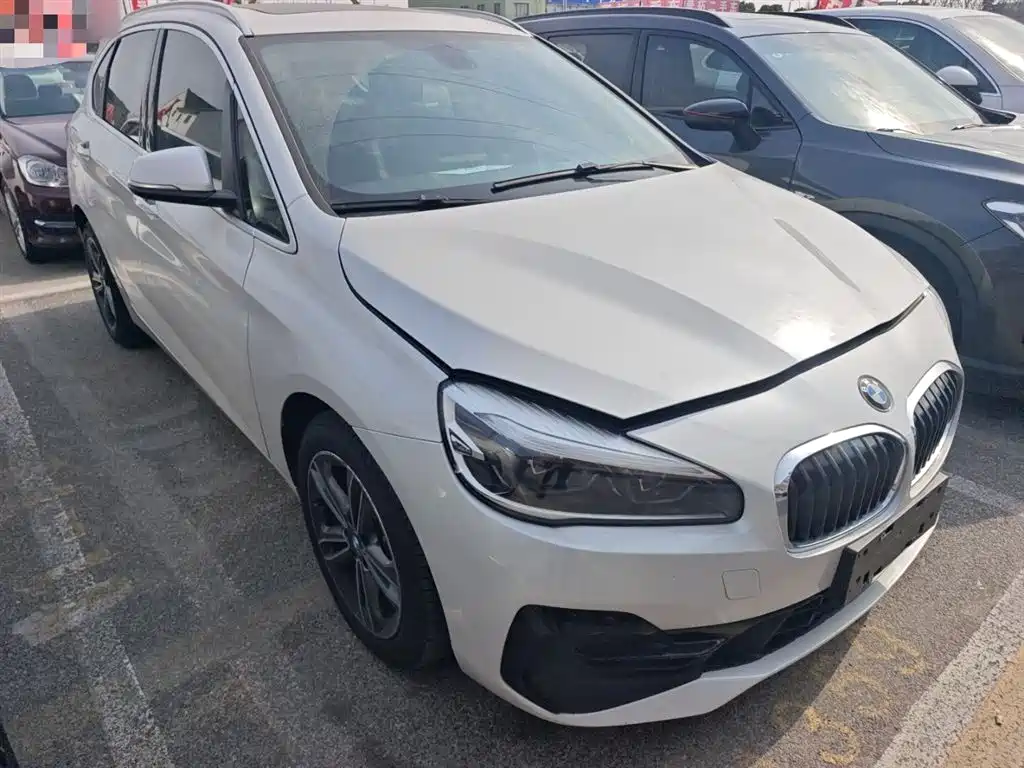 BMW 2 Series Touring 2018 218i M Sport Package фото 4