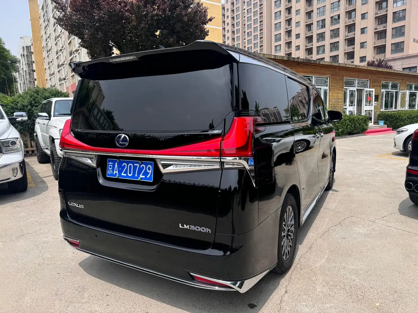 Lexus LM 2020 2020 300h Seven-Seater Elegance Edition