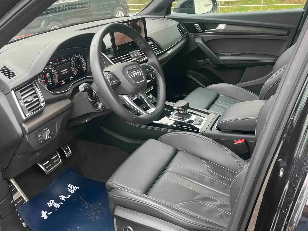 Audi Q5L 2025 45th Anniversary Edition 45 TFSI Premium Sport фото 6