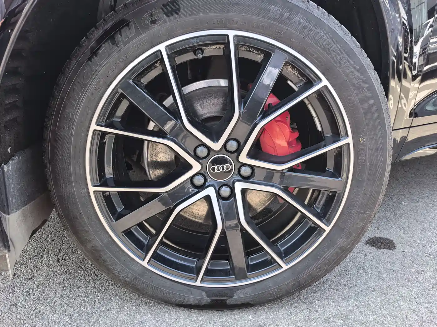 Audi Q5L 2024 Model 40 TFSI Luxury Dynamic фото 3