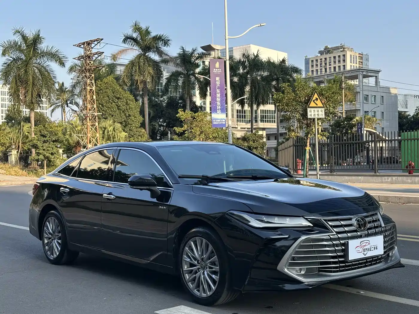 Toyota Avalon 2024 Model Hybrid 2.0L Prestige Edition фото 3
