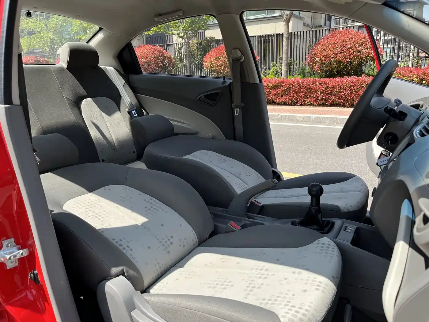Chevrolet Sail 2013 Sedan 1.2L Manual Fashion Happiness Edition фото 24