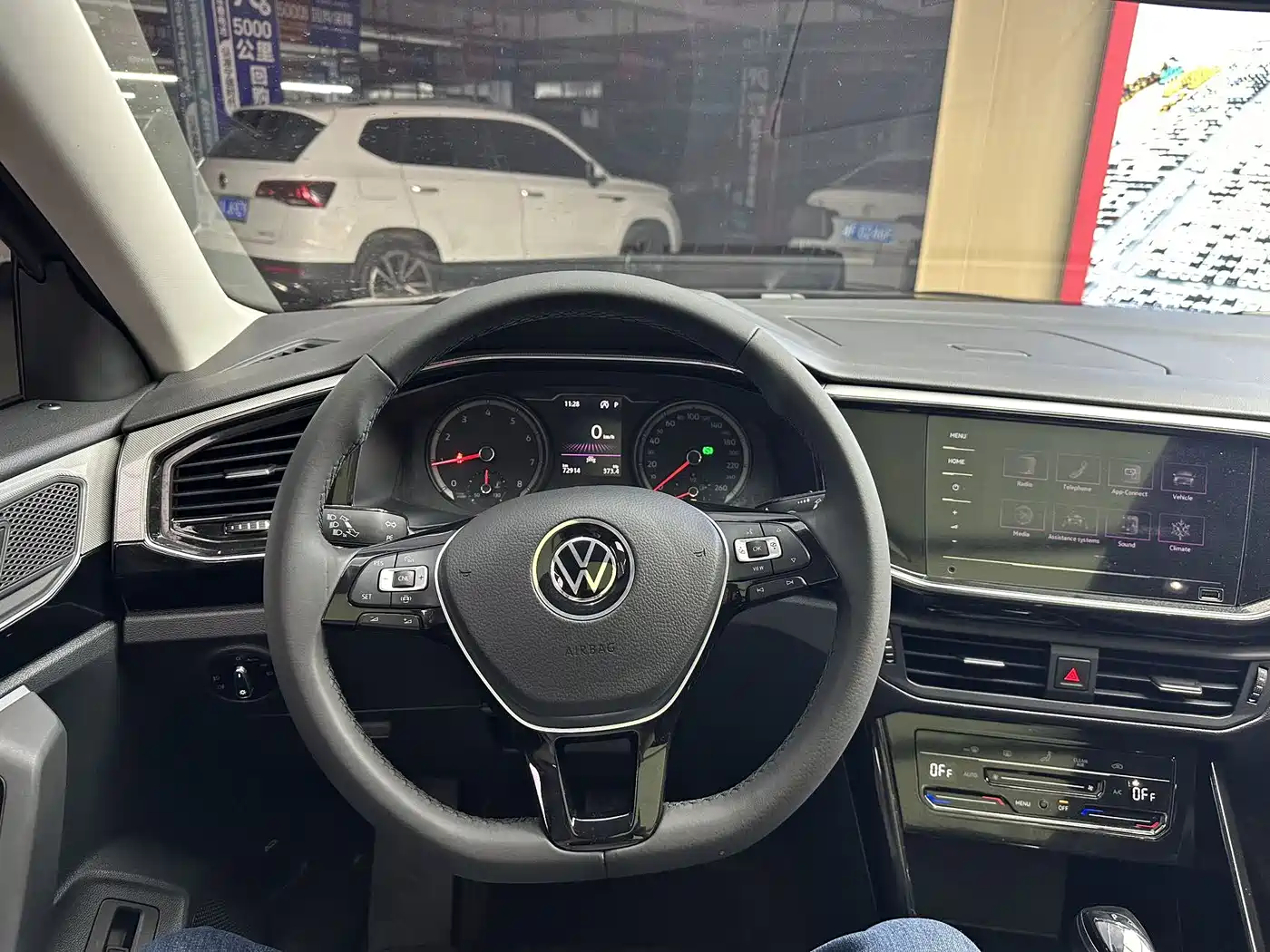 Volkswagen Tayron 2022 280TSI 2WD Luxury Smart Connect Edition фото 10