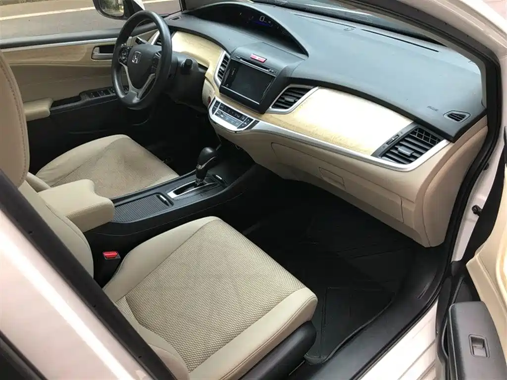 Honda Jade 2014 1.8L Automatic Comfort Elite 5-seater фото 8