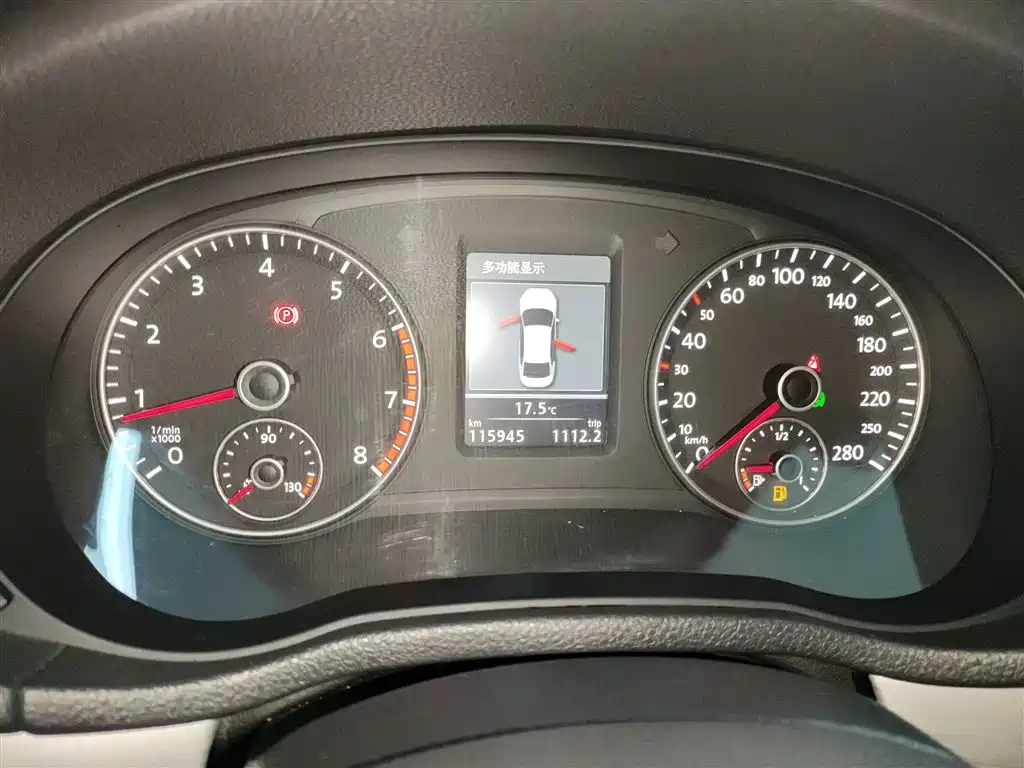 Volkswagen Passat 2014 1.8TSI DSG Executive Edition фото 12