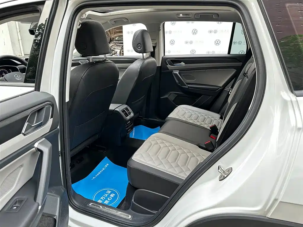 Volkswagen Tayron 2023 300TSI 2WD Luxury Plus Advanced Edition фото 28