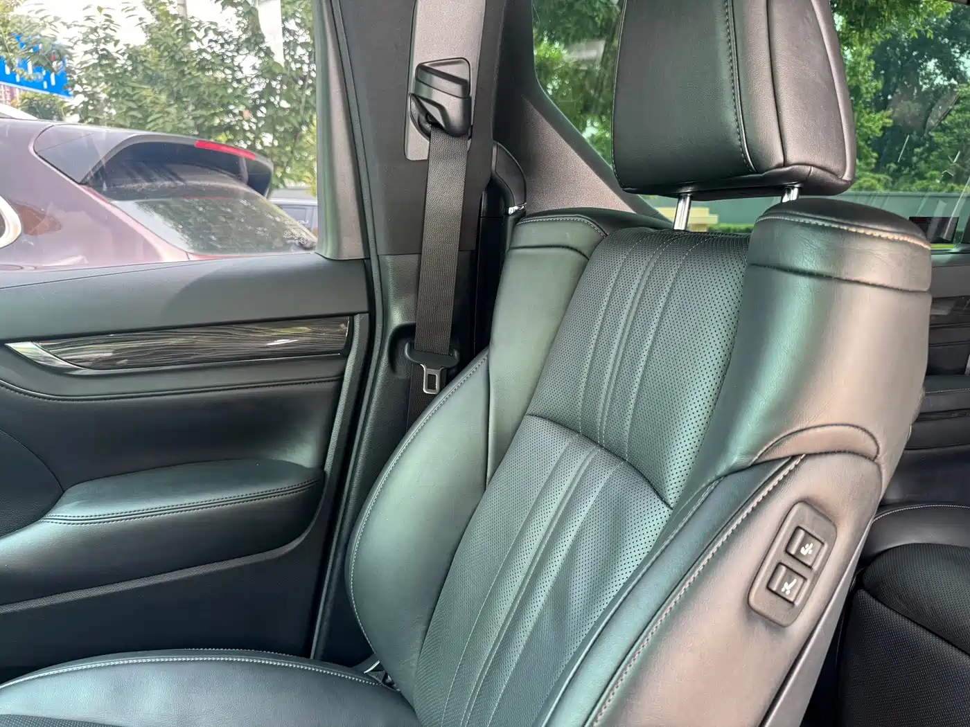 Lexus LM 2020 2020 300h Seven-Seater Elegance Edition