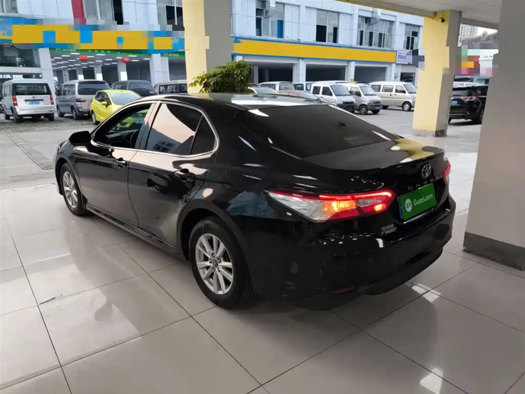 Toyota Camry 2018 2.0E Elite Edition фото 24