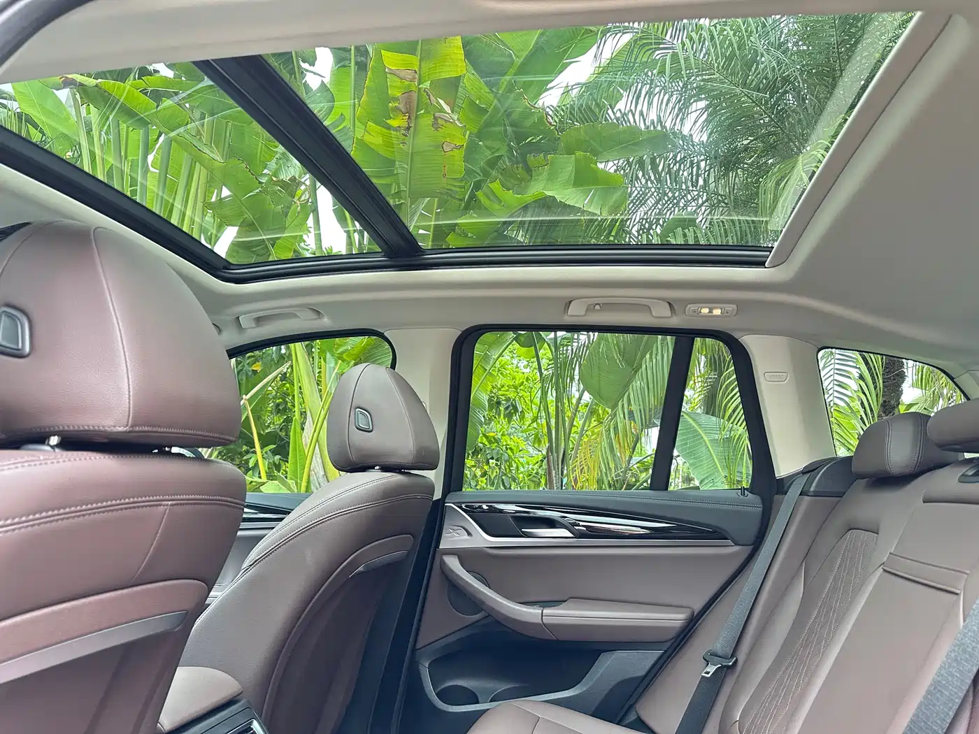 BMW iX3 2022 Leading Edition фото 13