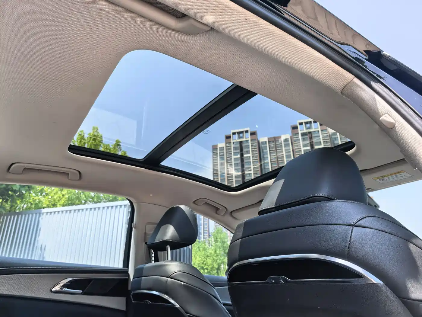 Hongqi H5 2024 1.5T DCT Smart Connect Flag Rhythm Edition фото 27