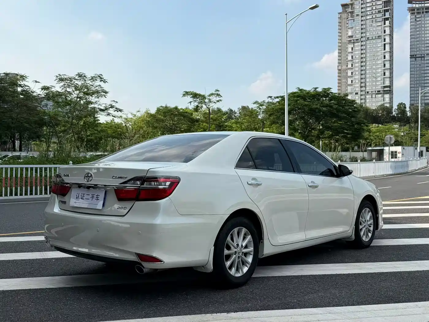 Toyota Camry 2015 2.0G Leading Edition фото 4