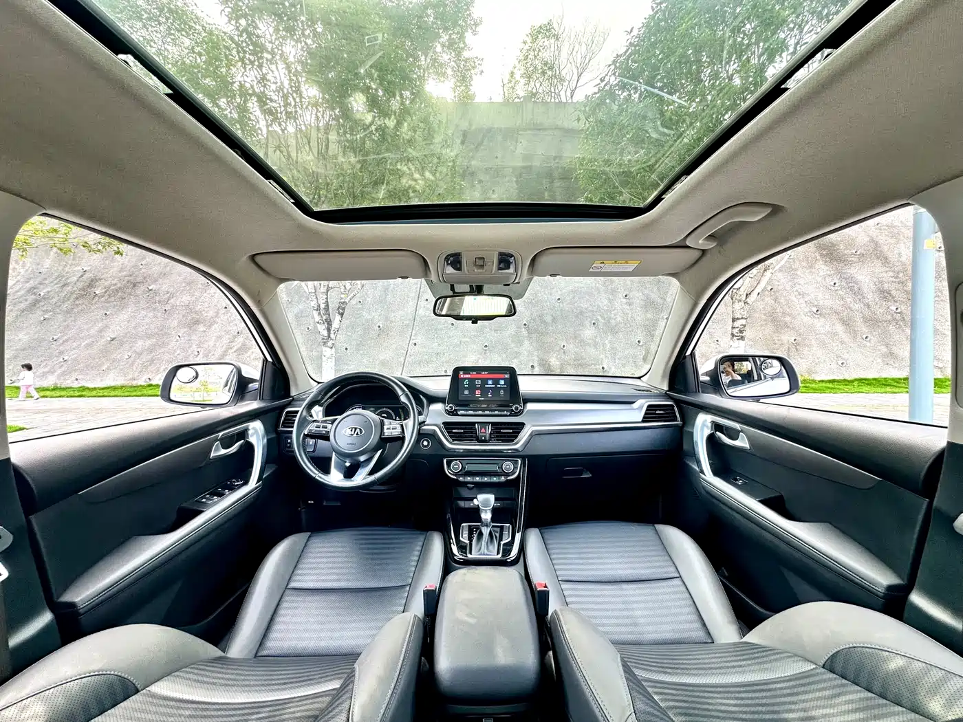 Kia Sportage 2019 2.0L Automatic Smart Luxury Edition фото 36