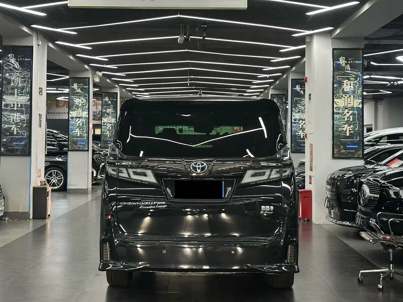 Toyota Vellfire 2023 Crown Hybrid 2.5L HV Premium фото 13