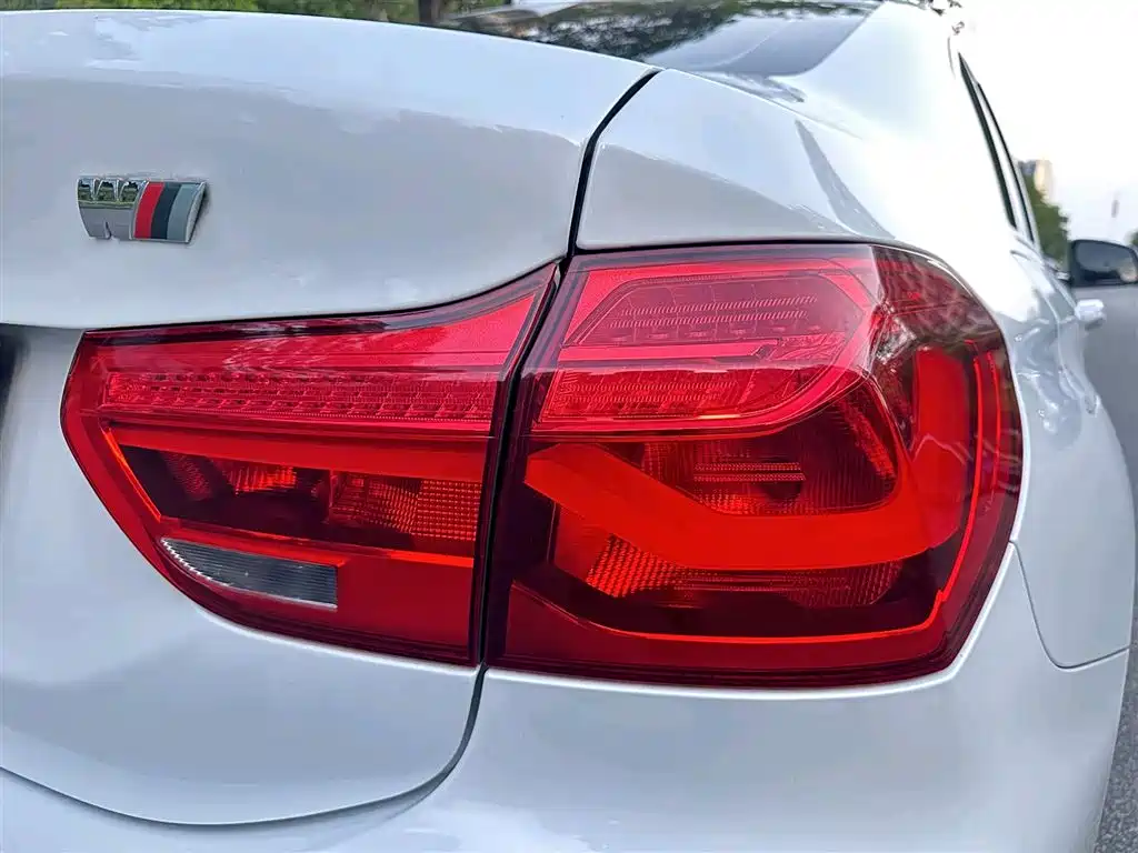 BMW 1 Series 2022 120i M Sport фото 15