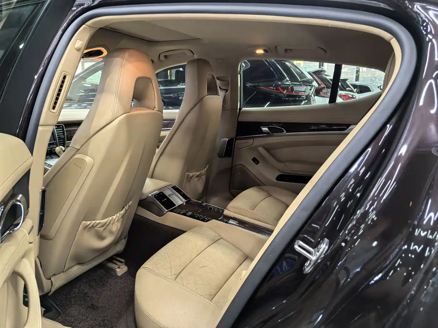 Porsche Panamera 2010 Panamera 4 3.6L фото 9