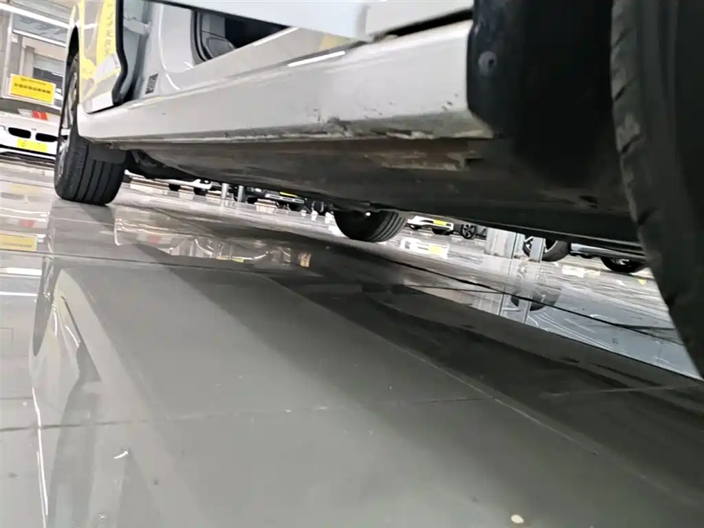 Volkswagen Lavida 2023 1.5L Auto Five Million Edition фото 21