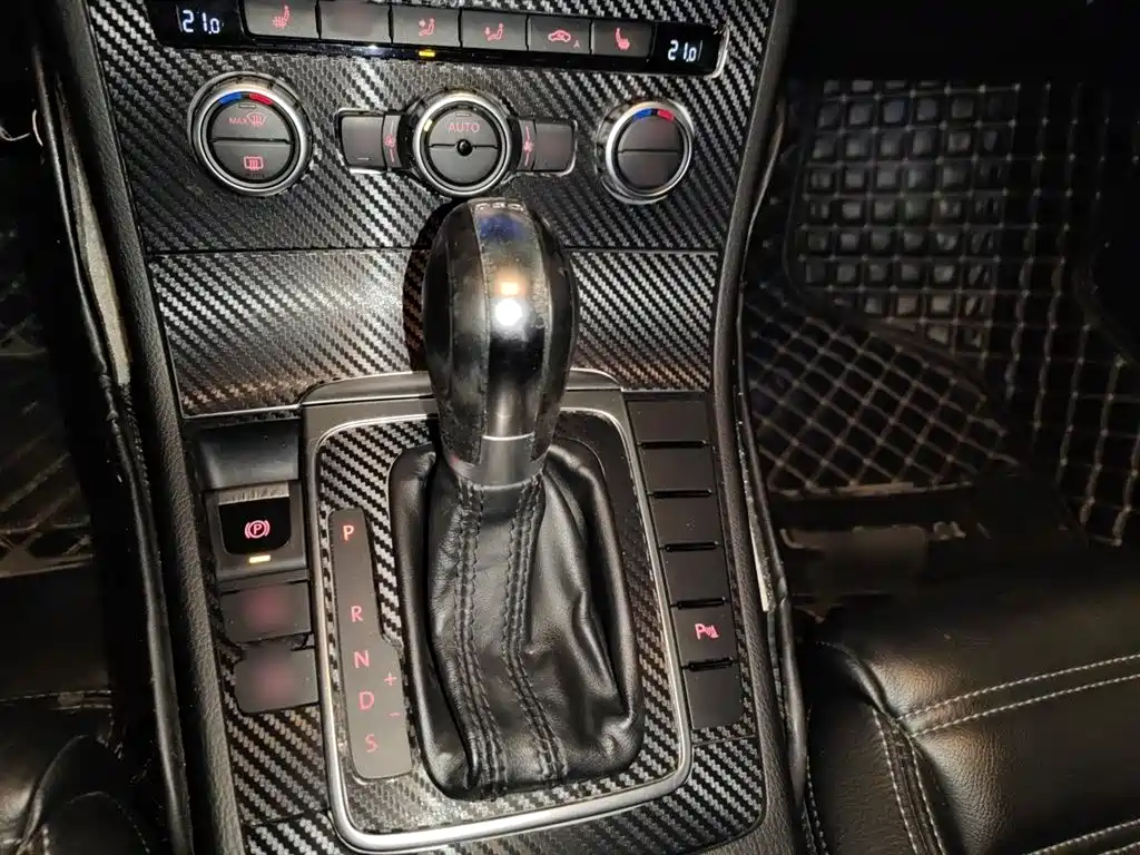 Volkswagen FAW-Volkswagen CC 2013 1.8TSI Premium фото 7