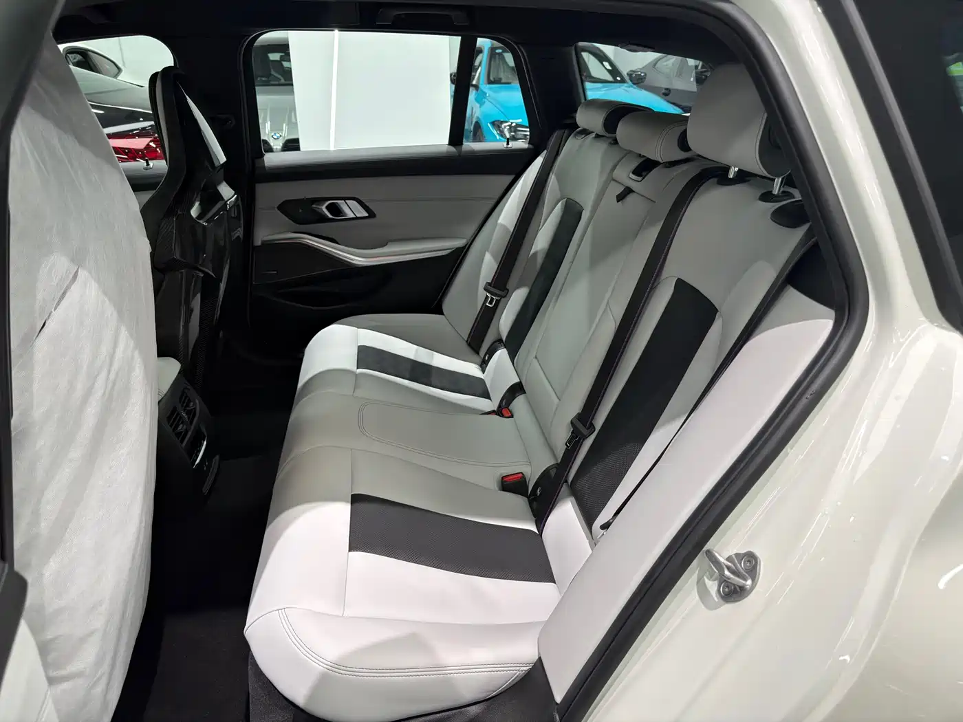 BMW M3 2026 BMW M3 Touring M xDrive Competition фото 14