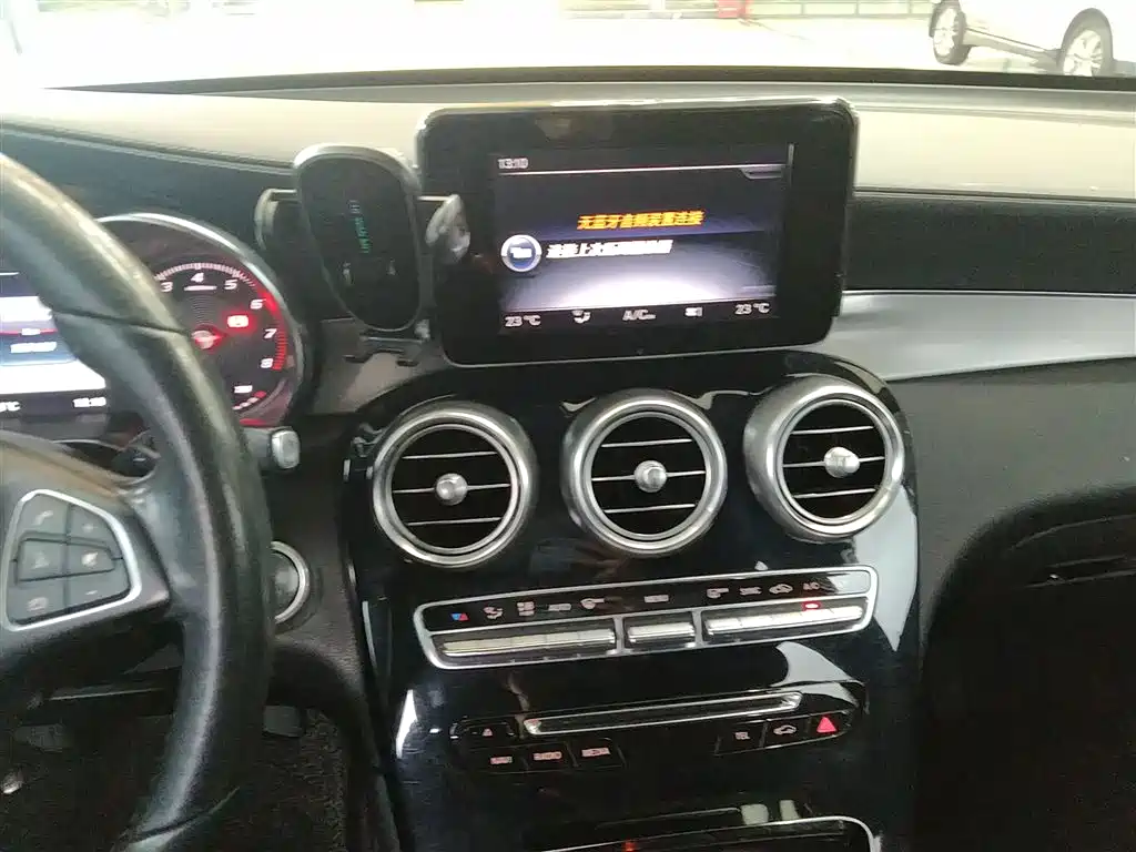 Mercedes-Benz GLC 2017 GLC 200 4MATIC фото 12