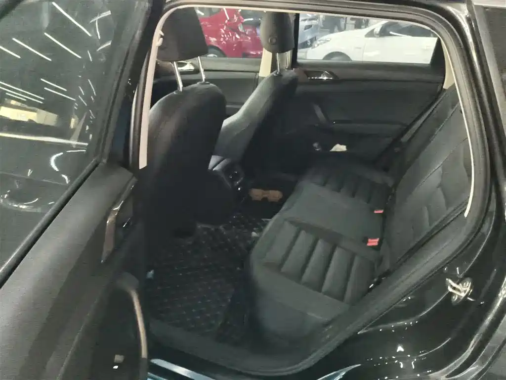 Volkswagen Tharu 2022 280TSI FWD Luxury Edition фото 13