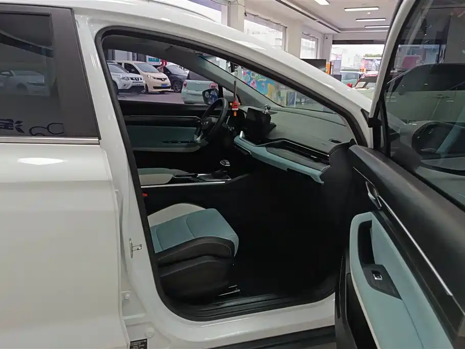 GEELY EMGRAND S