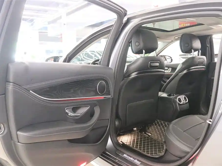 Mercedes-Benz E-Class 2019 E 300 L Sport Fashion фото 16
