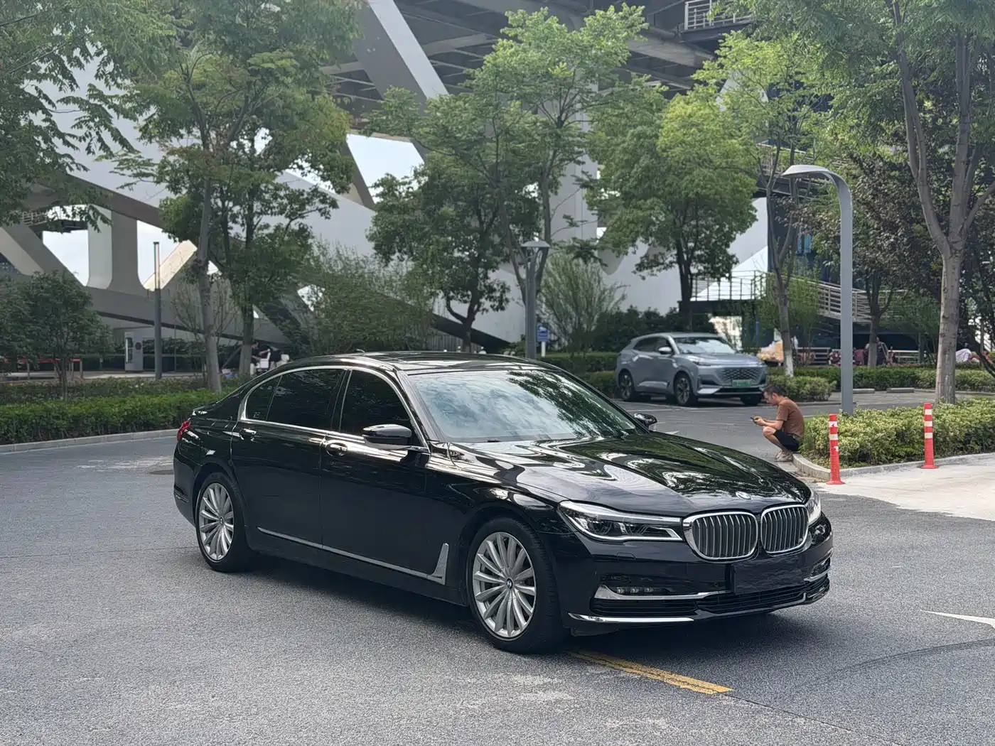 BMW 7 Series 2016 740Li Leading Edition фото 3
