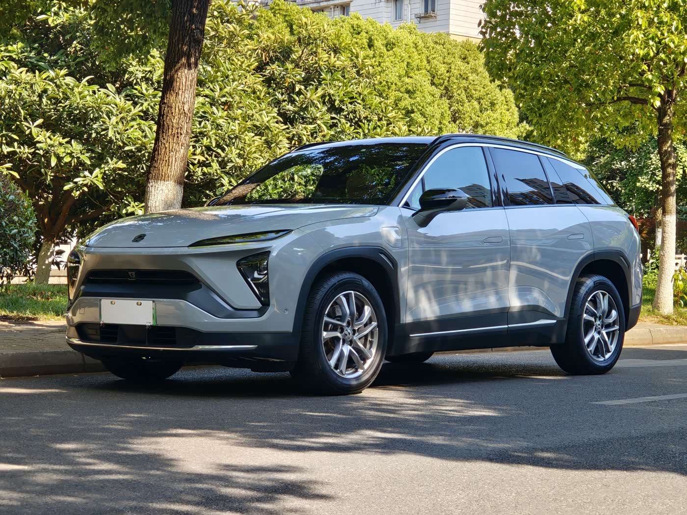 NIO ES6